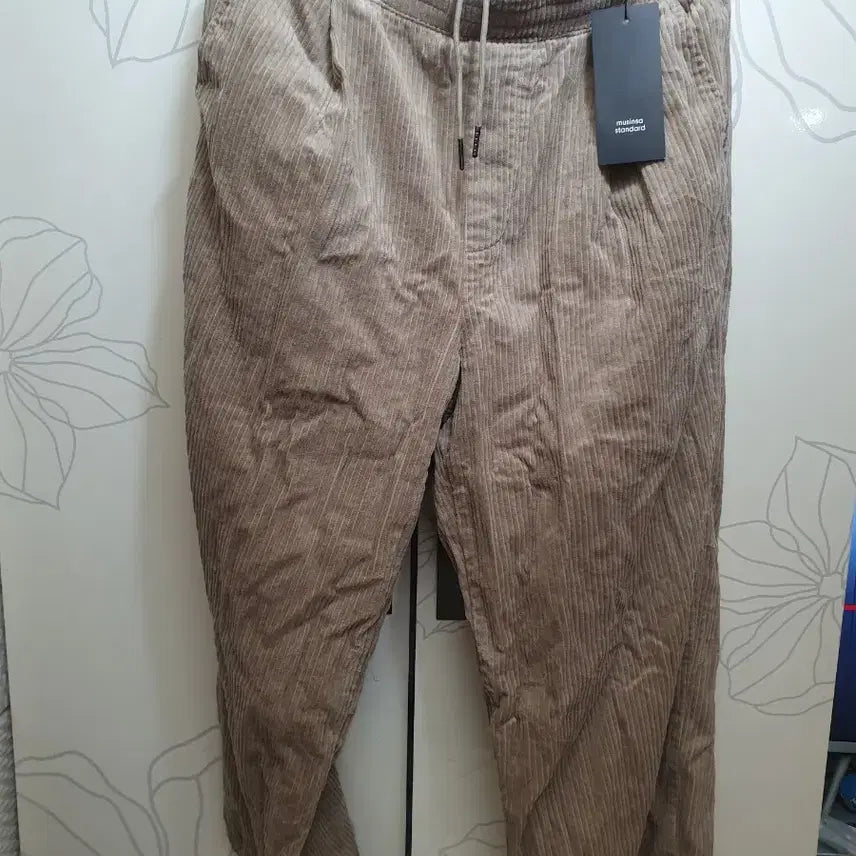 [BUNJANG] One Tuck Wide Corduroy Pants [Beige] / 원 턱 와이드 코듀로이 밴딩 팬츠 [베이지]