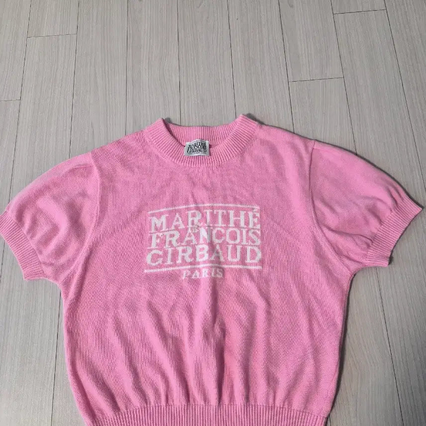[SOLD OUT] [정품] 마리떼 프랑소와 저버 클래식 로고 반팔 니트 (핑크/OS)