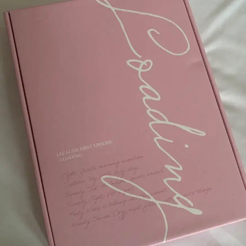 [BUNJANG] Luda 2024 Loading Photobook / 단순개봉) 이루다 2024 포토북 LOADING