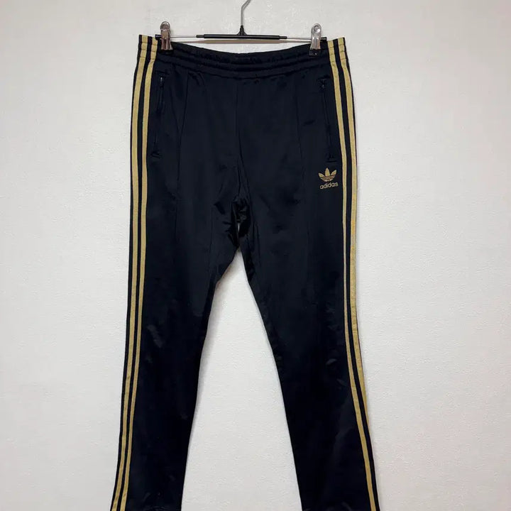 [BUNJANG] Adidas Track Pants Black/Gold / 아디다스 트랙팬츠 100 블랙/골드