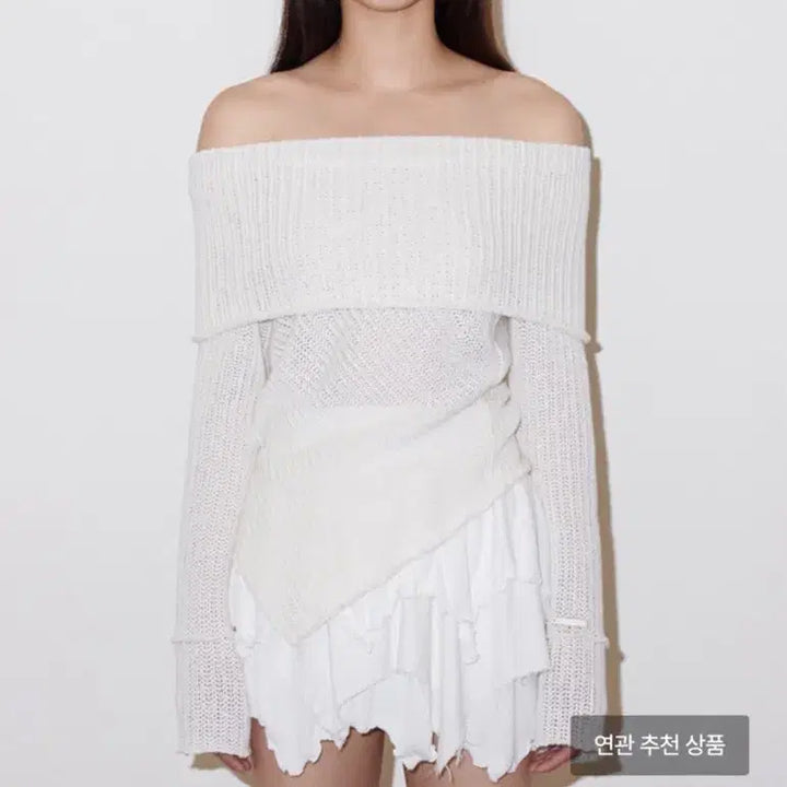 [BUNJANG] Pollysuem Off-Shoulder Knit Top / 폴리수엠 오프숄더 니트 화이트