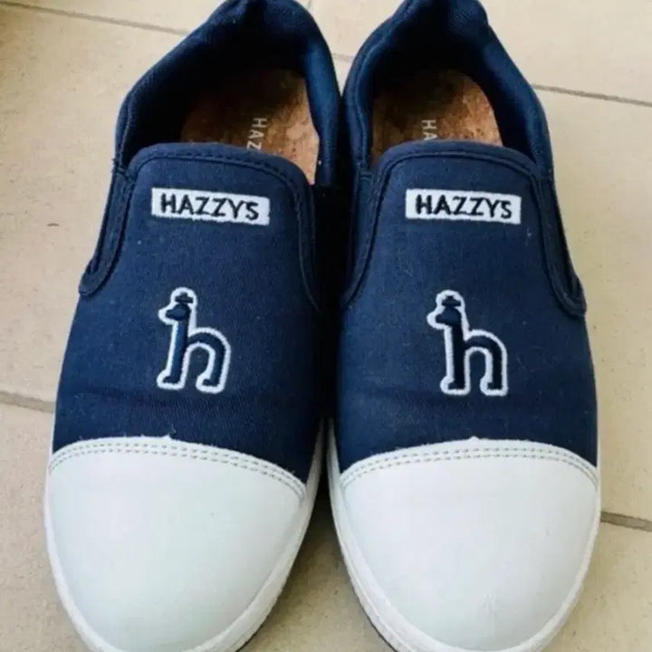 [BUNJANG] Hazzys Slip-on 210 Shoes / 헤지스 슬립온 210