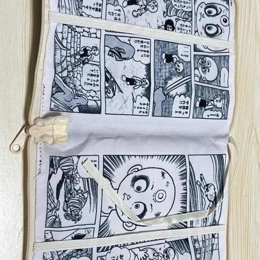 [BUNJANG] Osamu Tezuka Three-Eyed One Pouch / 데즈카 오사무 세 눈이 간다 파우치