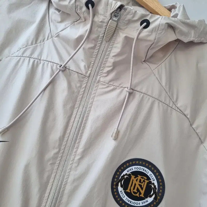 [BUNJANG] Nike F.C. Hooded Windbreaker Beige / 나이키 F.C. 후드 바람막이 베이지