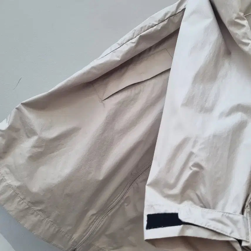 [BUNJANG] Nike F.C. Hooded Windbreaker Beige / 나이키 F.C. 후드 바람막이 베이지