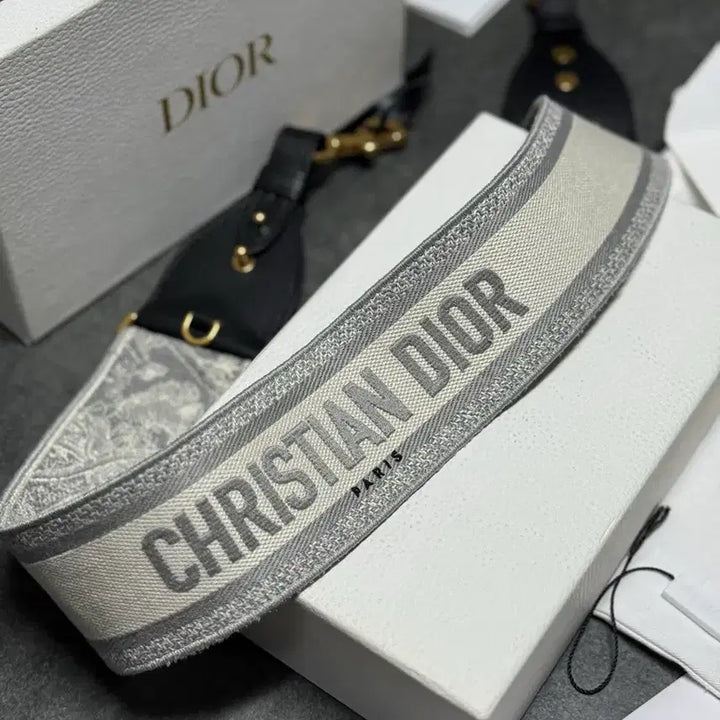 [BUNJANG] Dior Embroidered Canvas Shoulder Strap / (100%정품) 디올 자수 캔버스 스트랩