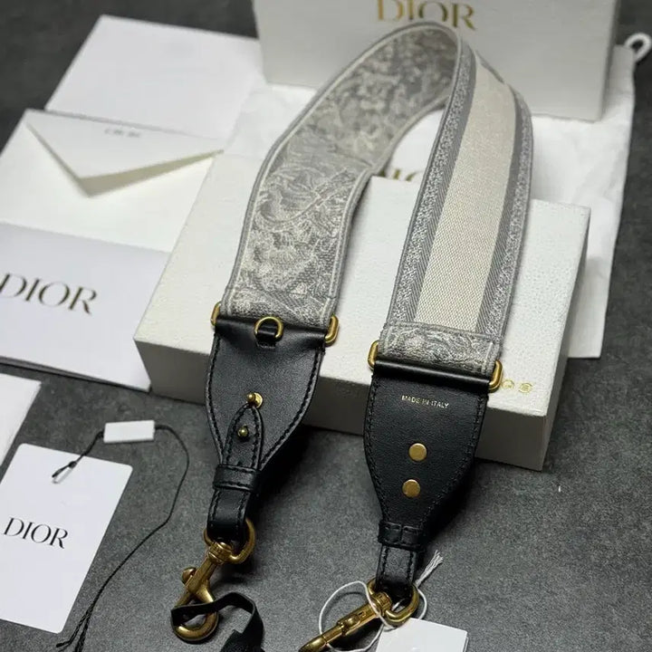 [BUNJANG] Dior Embroidered Canvas Shoulder Strap / (100%정품) 디올 자수 캔버스 스트랩