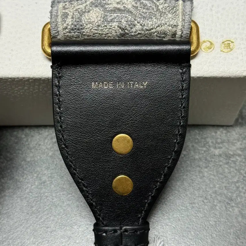 [BUNJANG] Dior Embroidered Canvas Shoulder Strap / (100%정품) 디올 자수 캔버스 스트랩