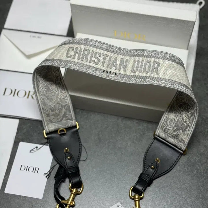 [BUNJANG] Dior Embroidered Canvas Shoulder Strap / (100%정품) 디올 자수 캔버스 스트랩