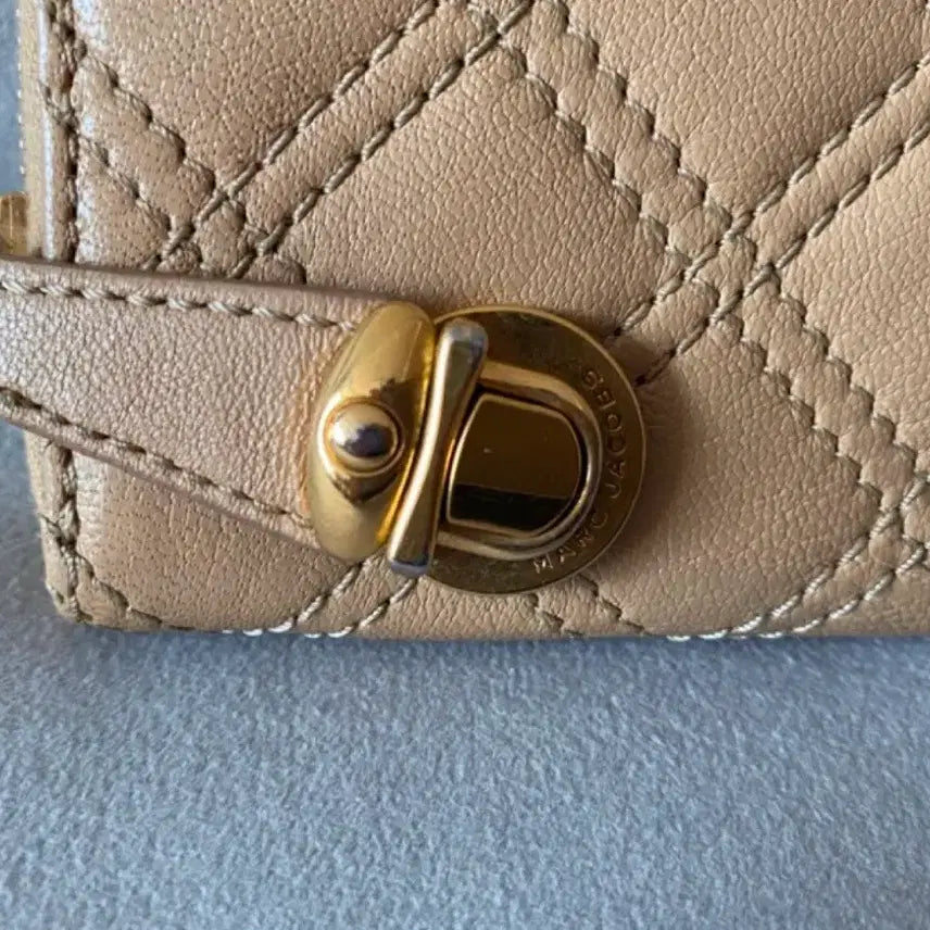 [BUNJANG] Marc Jacobs Quilted Zip Around Wallet / 마크제이콥스 퀼팅 지퍼 장지갑