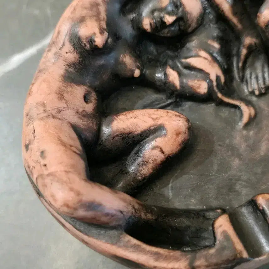 [BUNJANG] Vintage Carved Lady Ashtray / 빈티지 여성 조각 재떨이