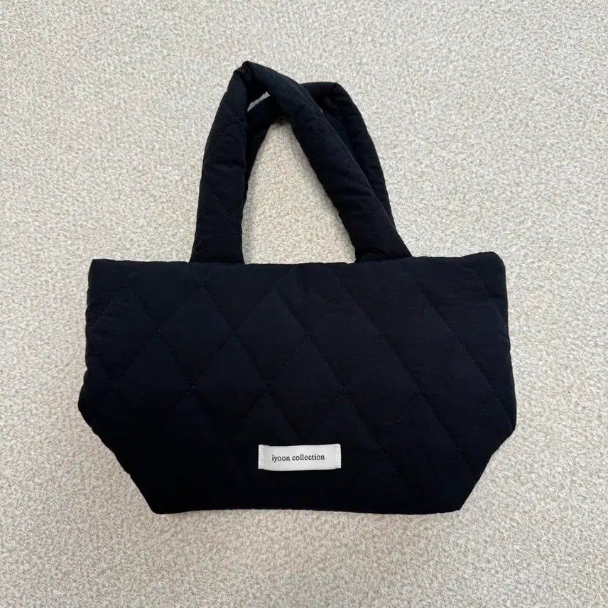 [BUNJANG] Aiyun Black Quilted Tote Bag / 아이윤 블랙퀄팅토트백