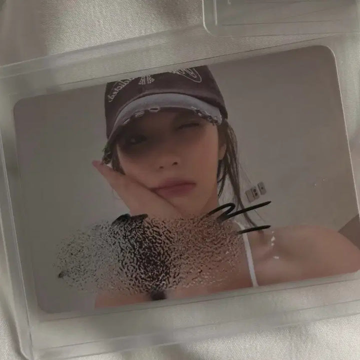 [BUNJANG] fromis_9 Baek Jiheon Signed Photocard / 프로미스나인 백지헌 프롬 싸인 포카 양도