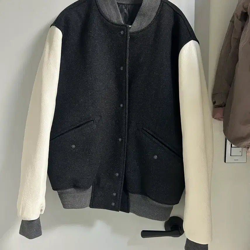[SOLD OUT] [4] 23fw 브라운야드 바시티