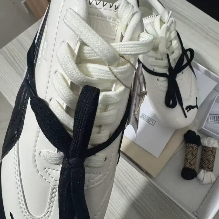 [BUNJANG] Puma Rose Speedcat LEA Warm White Black 240mm Sneakers / 푸마 x 로제 스피드캣 LEA 웜 화이트 블랙 240mm