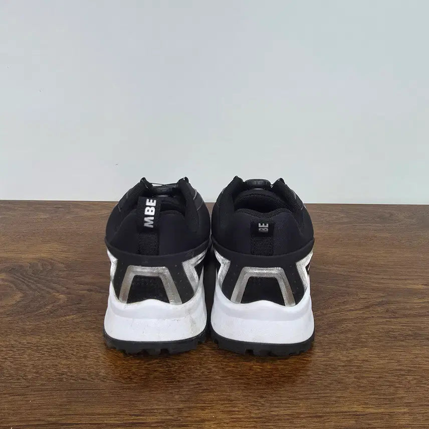 [SOLD OUT] 마스터바니 235사이즈 메탈 심볼 다이얼 골프화