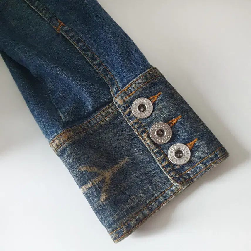 [BUNJANG] Moschino Y2K Patchwork Washed Denim Jacket / 모스키노 Y2K 패치워크 워싱 데님 자켓 청자켓