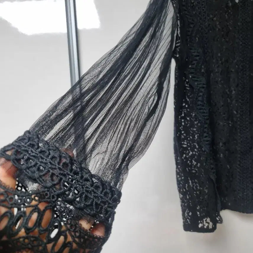 [BUNJANG] Black Lace See-through Blouse 55 / 블랙 레이스 시스루 블라우스 55  새것수준컨디션