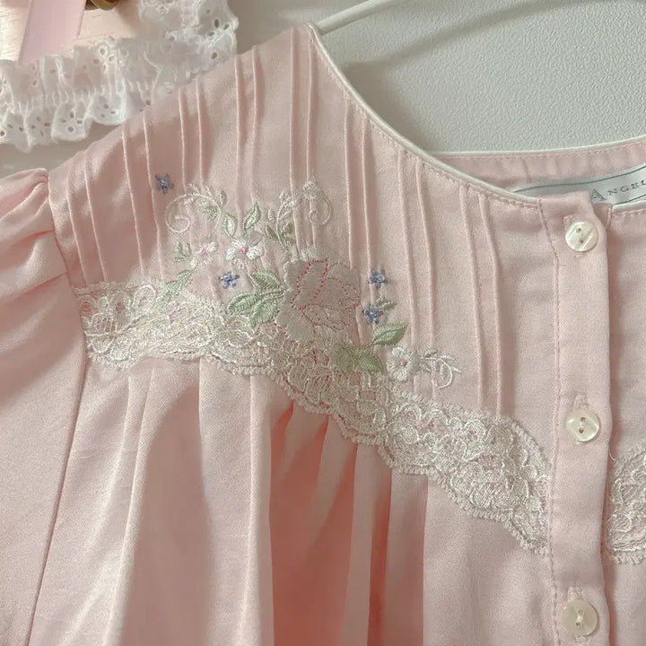 [BUNJANG] Vintage Rose Lace Short-Sleeve Top / 빈티지 반팔 의류 장미 레이스