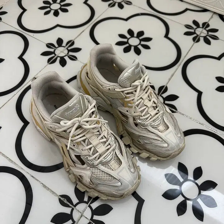 [BUNJANG] Balenciaga Track 2 Sneakers Size 40 / 발렌시아가 트랙2 40사이즈