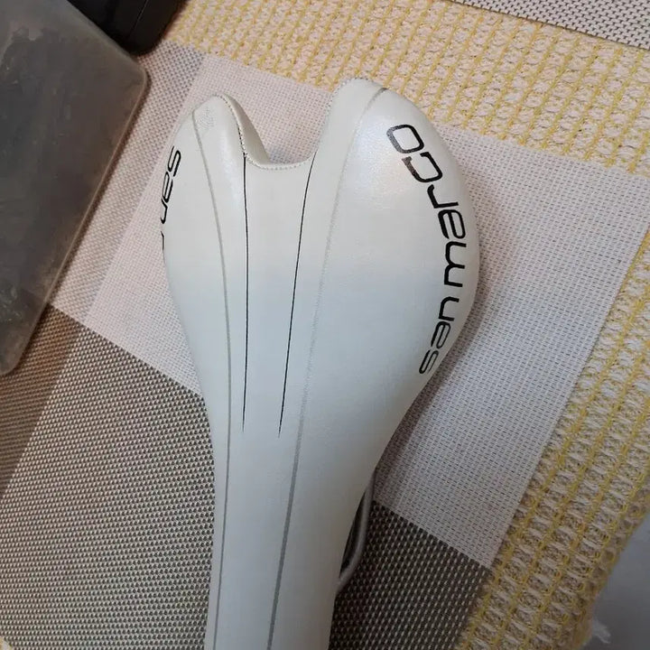 [BUNJANG] San Marco Ponza Power Saddle (White, 1935 Vintage) / 90년 역사 이태리 산마르코 폰자 파워 안장 정품 보증.초 깔끔