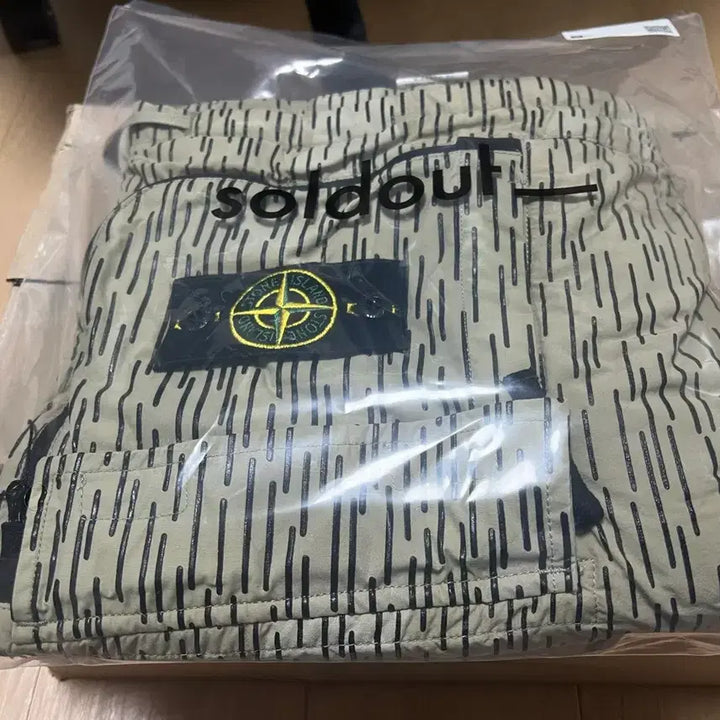 [BUNJANG] Stone Island Rain Camo Bermuda Shorts Beige Khaki / 스톤 아일랜드 레인 카모 버뮤다 쇼츠 베이지 카키