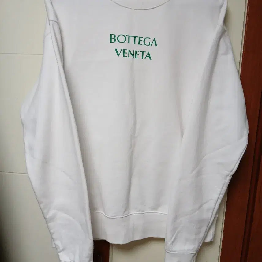 [SOLD OUT] 보테가 베네타 화이트 로고 맨투맨