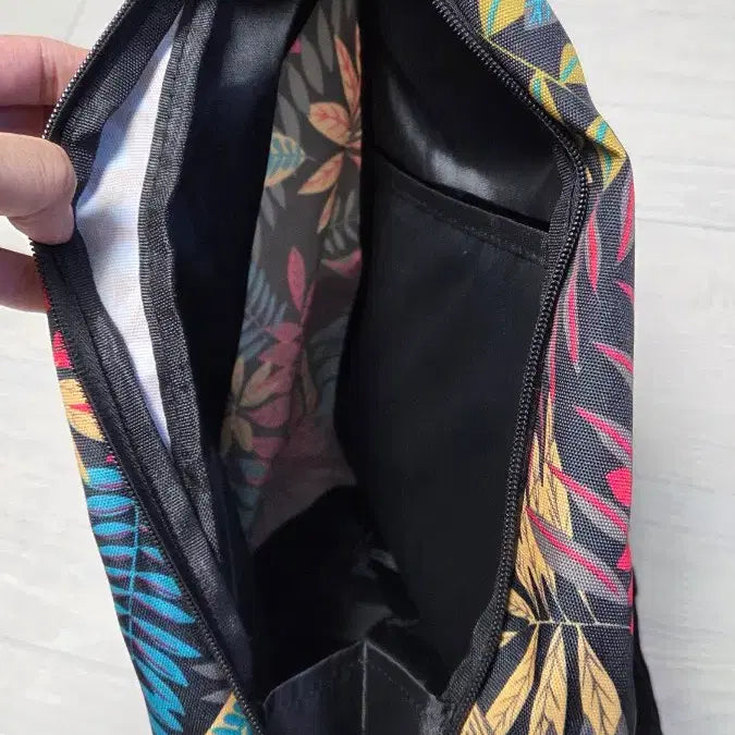 [BUNJANG] KAVU Pattern Sling Bag Backpack / [직구/새상품] KAVU 패턴 슬링백 크로스백 백팩 가방