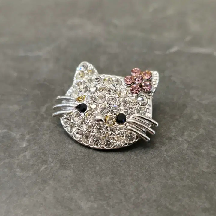 [BUNJANG] Hello Kitty Cubic Pin Brooch / 헬로키티 핀 브로치