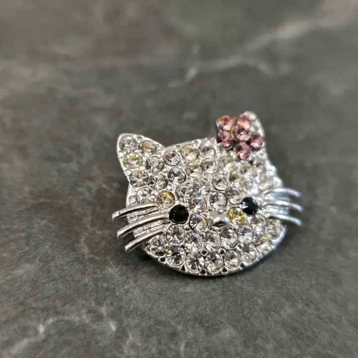 [BUNJANG] Hello Kitty Cubic Pin Brooch / 헬로키티 핀 브로치