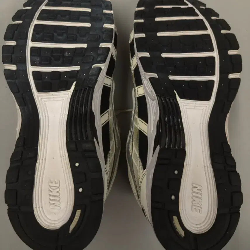 [BUNJANG] Nike P-6000 Silver / 나이키 P-6000 255cm