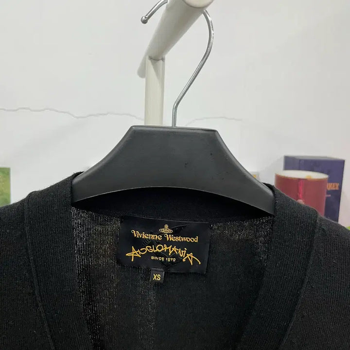[SOLD OUT] 비비안웨스트우드 앵글로매니아 울 가디건 XS