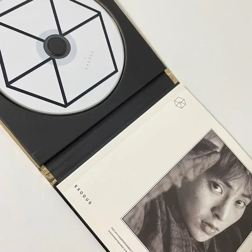 [BUNJANG] EXO XIUMIN &amp; D.O. Exodus Album with Photocard / exodus 앨범(시우민커버), 디오포카
