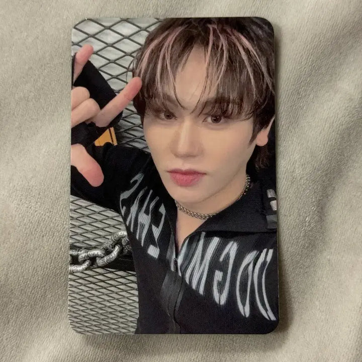 [BUNJANG] DKB GK Fancon 1st Part Day Show POB Photocard / 다크비 GK 팬콘 1부 낮공 입장 특전 포카