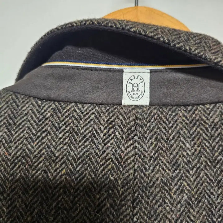 [BUNJANG] Hazzys Shetland Herringbone Wool Tweed Jacket / 헤지스 셔틀랜드 헤링본 울 트위드 자켓 105사이즈