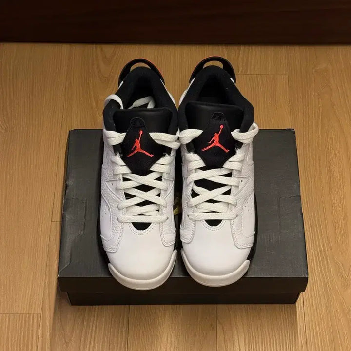 [BUNJANG] Jordan 6 Infrared Low Sneakers / [250] 조던 6 인프라레드 로우