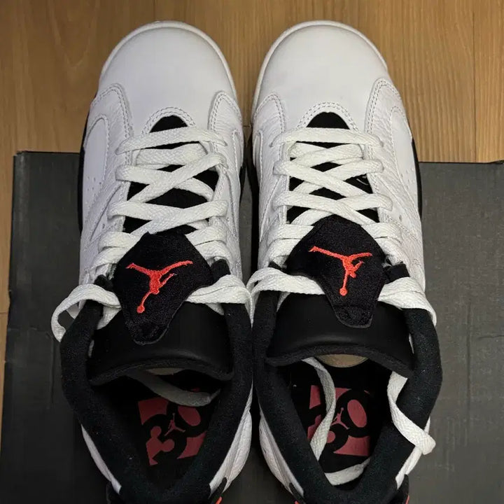 [BUNJANG] Jordan 6 Infrared Low Sneakers / [250] 조던 6 인프라레드 로우