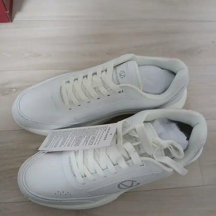[BUNJANG] Gianni Valentino White Sneakers Size 260 / 지아니 발렌티노 흰색 스니커즈 260 새상품