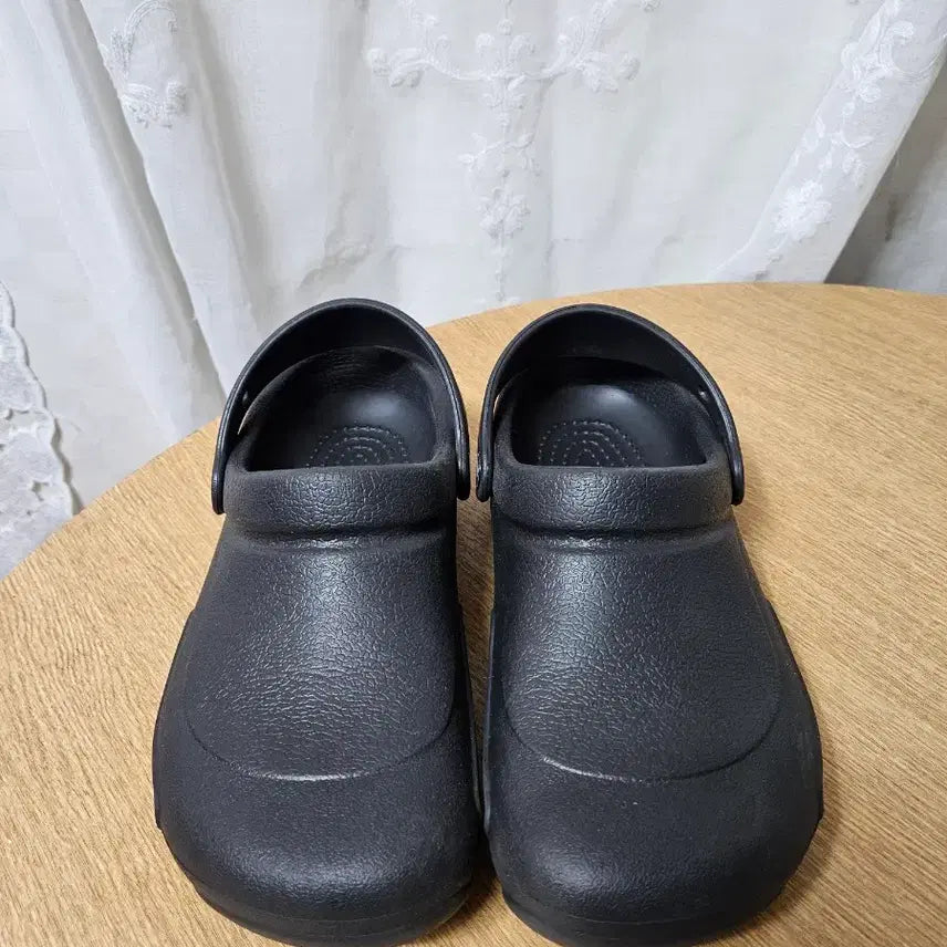 [SOLD OUT] 크록스 m5w7 240
