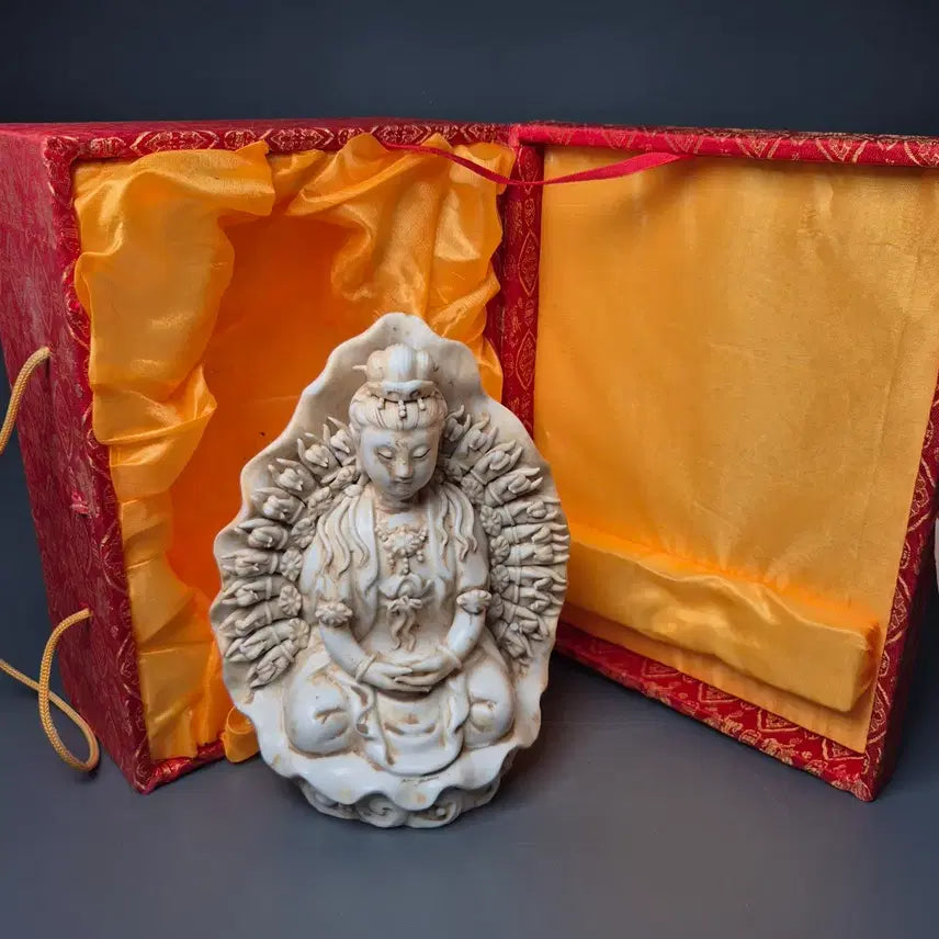 [BUNJANG] Joseon White Porcelain Bidri Ware Filigree Standing Buddha Statue / 송 백자 투조 천수관음보살좌상 불상