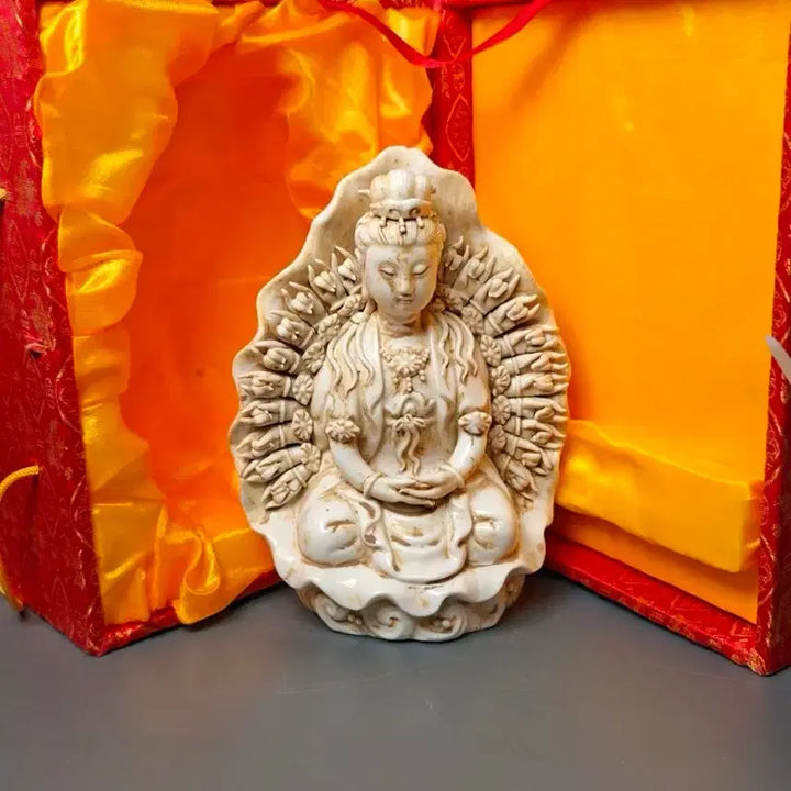 [BUNJANG] Joseon White Porcelain Bidri Ware Filigree Standing Buddha Statue / 송 백자 투조 천수관음보살좌상 불상 불교 중국도자기 골동품 수집품