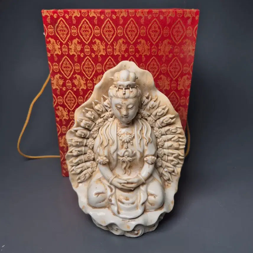 [BUNJANG] Joseon White Porcelain Bidri Ware Filigree Standing Buddha Statue / 송 백자 투조 천수관음보살좌상 불상