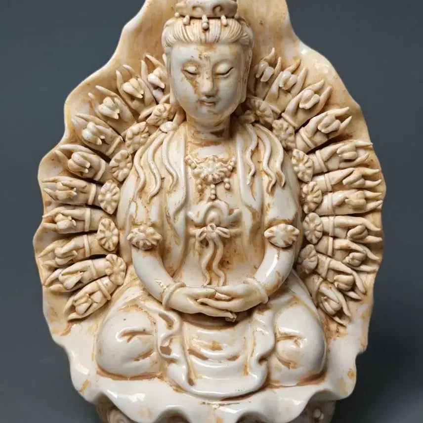 [BUNJANG] Joseon White Porcelain Bidri Ware Filigree Standing Buddha Statue / 송 백자 투조 천수관음보살좌상 불상 불교 중국도자기 골동품 수집품