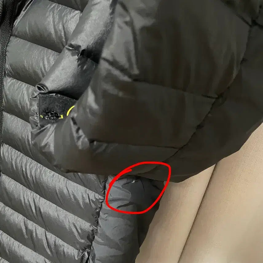 [BUNJANG] Stone Island Room Woven Lightweight Padded Jacket / [정품] 스톤아일랜드 룸우븐 경량패딩 24FW