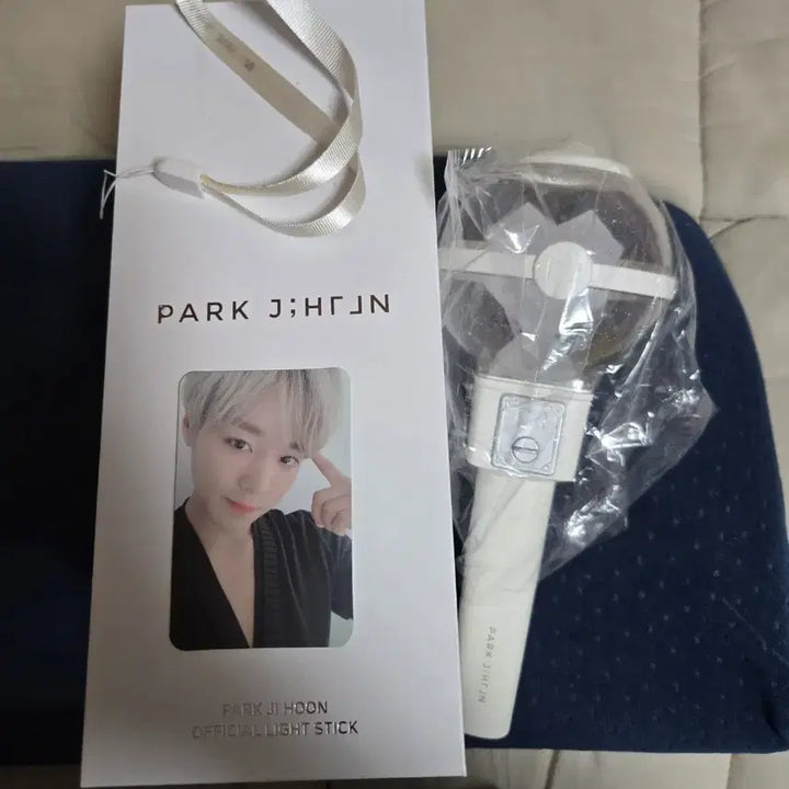 [BUNJANG] Park Jihoon Official Light Stick with Photocard / 박지훈 뽑봉 포카포함 양도