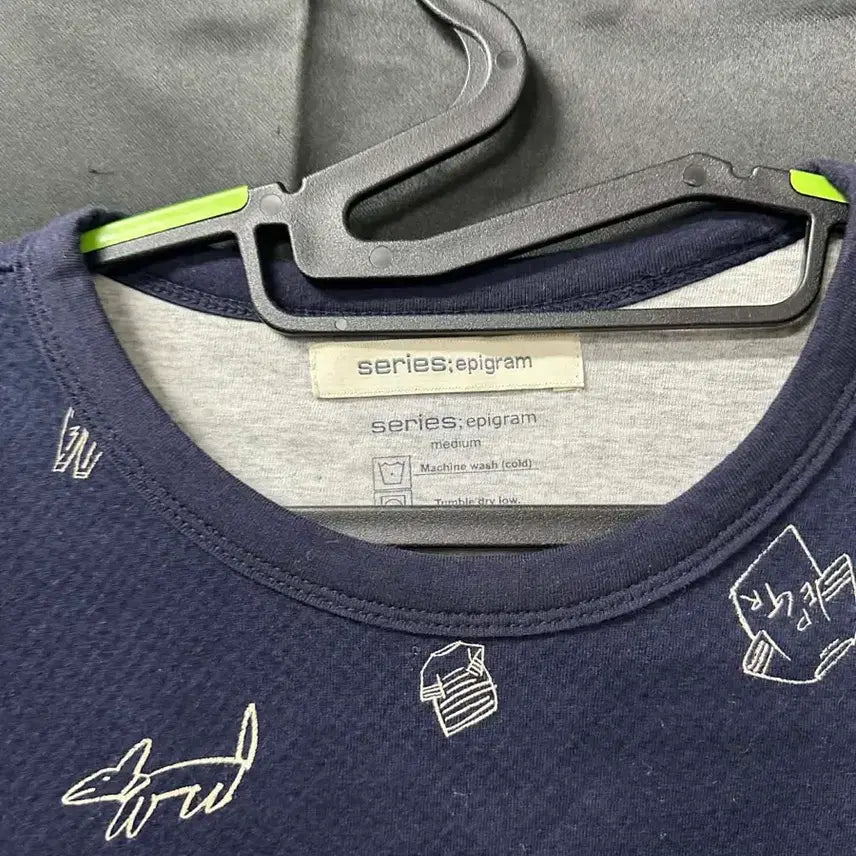 [BUNJANG] Epigram Navy Pattern Sweatshirt / series;epigram 네이비 패턴 맨투맨