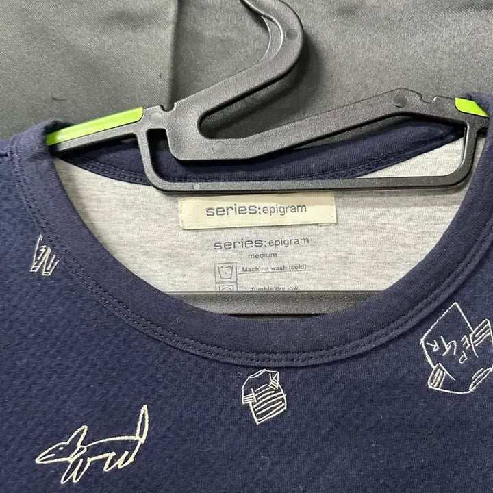 [BUNJANG] Epigram Navy Pattern Sweatshirt / series;epigram 네이비 패턴 맨투맨