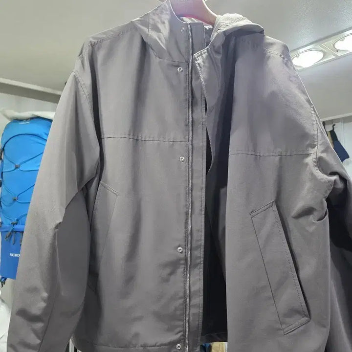 [BUNJANG] TNGT 3rd Generation Oversized Fit Hooded Shell Parka Olive Gray / TNGT 3세대 오버핏 후드 쉘파카 올리브 그레이 상태최상 110