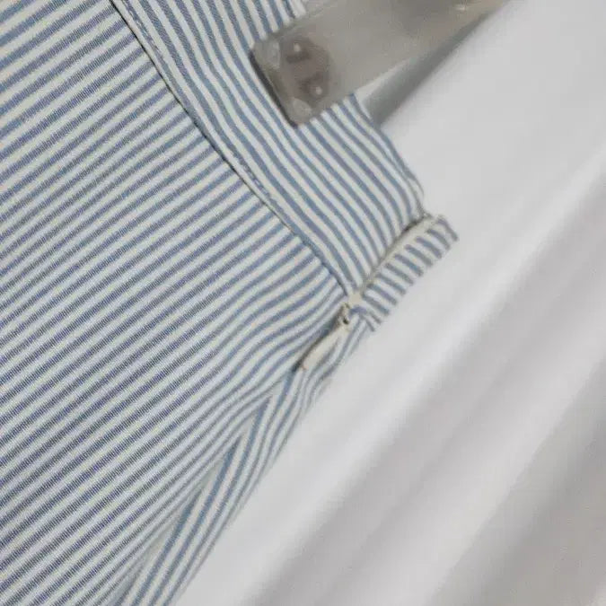 [BUNJANG] Mardi Mercredi Oxford Mini Skirt Sky Red Stripe / 마르디 메크르디 옥스포드 미니 스커트 스트라이프 스카이 레드 M