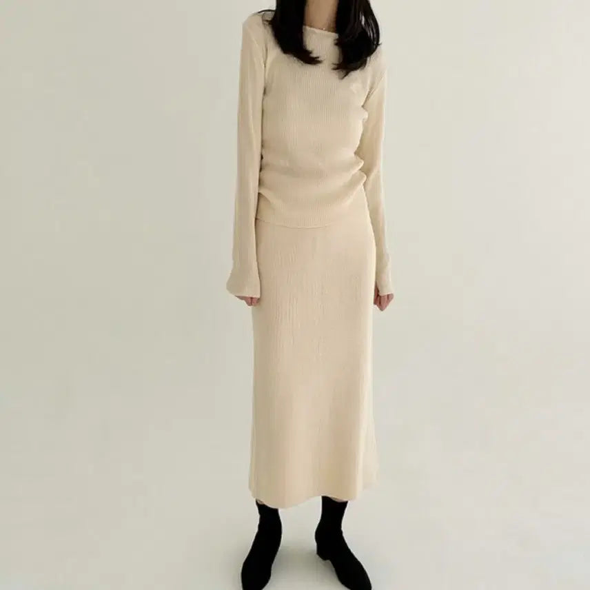 [BUNJANG] Spring Ribbed Knit Top and Long Skirt Two-Piece Set / 봄 골지 니트티 롱스커트 투피스 세트 등원룩 출근룩 오피스룩 하객룩
